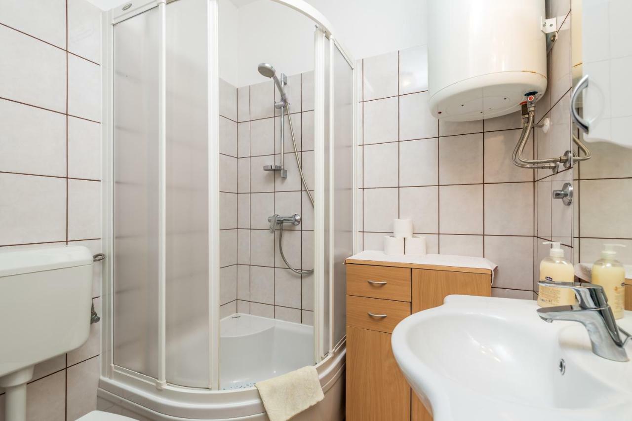 Apartmani Strott Pinezići المظهر الخارجي الصورة