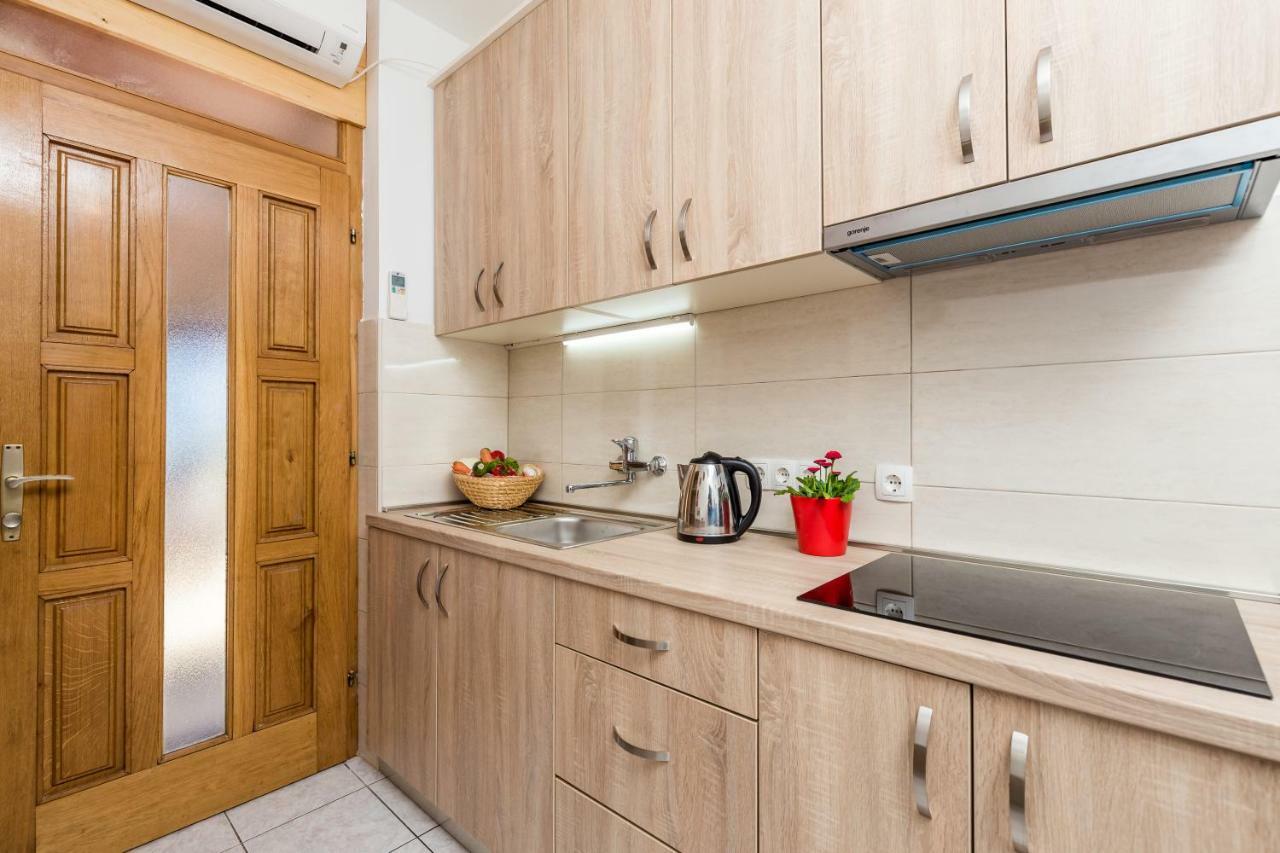 Apartmani Strott Pinezići المظهر الخارجي الصورة